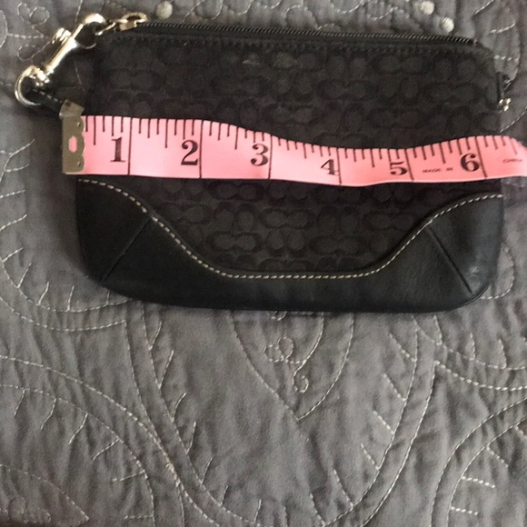Coach wristlet - Picture 8 of 8